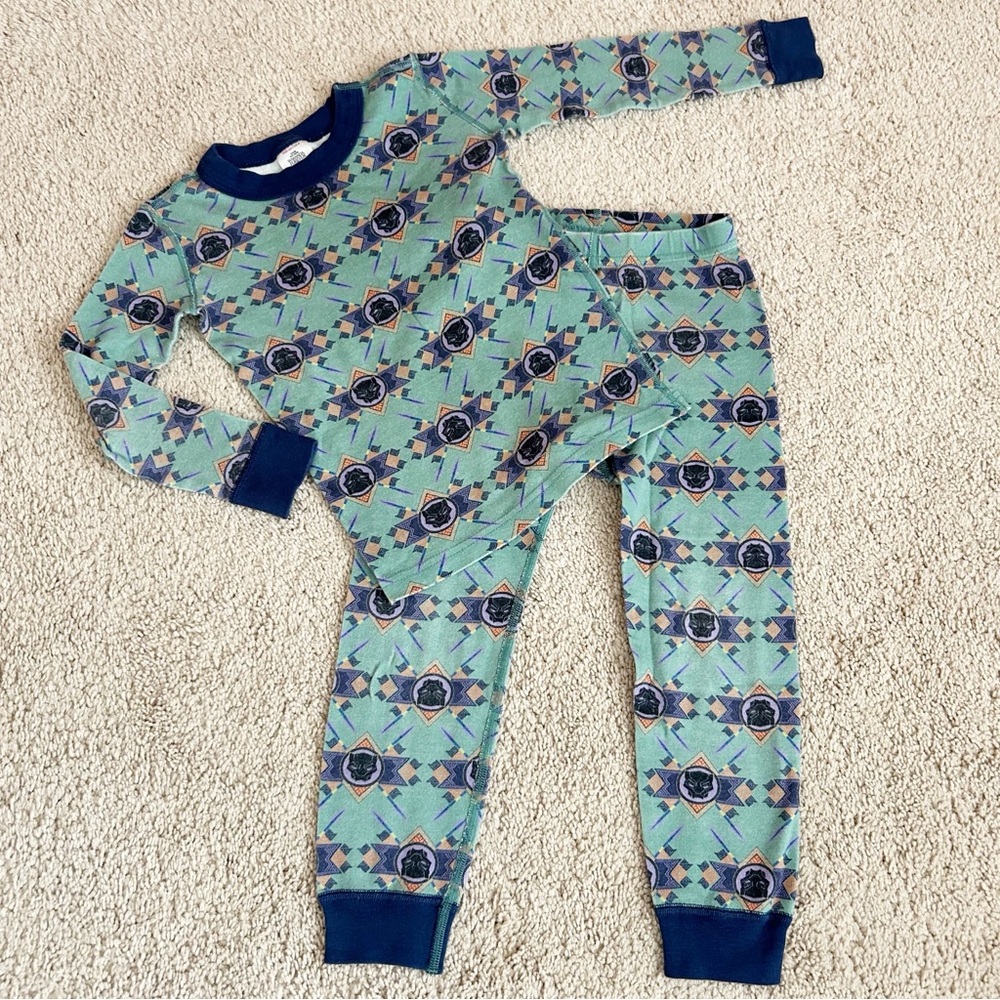 Hanna Andersson Pajamas - Black Panther (size 4)